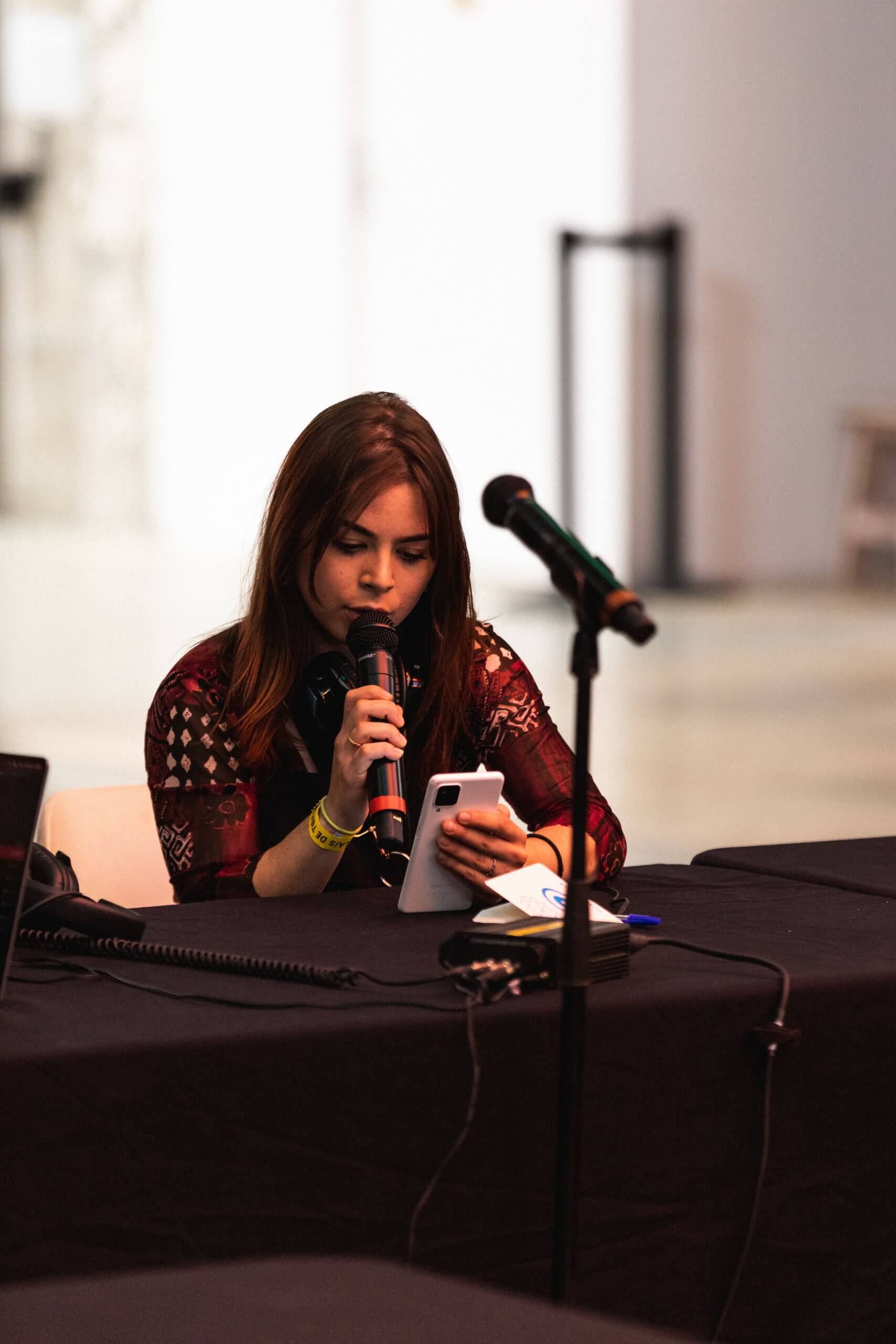 Vue du workshop d'écriture musicale au festival "Alliance des corps", carte blanche à Marinella Senatore, 2022. Crédit photo : Paul Fogiel