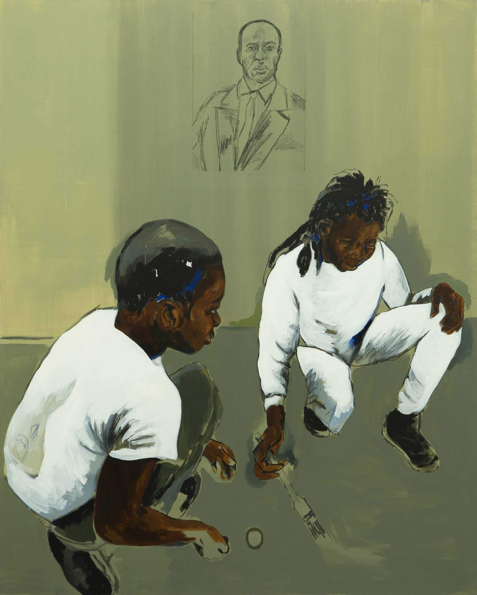 Deux enfants jouent sur le sol avec de petits objets dans une pièce dépouillée, tandis qu'une esquisse d'un homme en costume est dessinée sur le mur derrière eux.